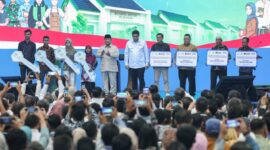 Akad Massal 62.710 Unit KPR Rumah Subsidi dan KUR Perumahan di Perumahan Puri Delta City Side, Desa Siwatu, Kecamatan Wono tunggal, Kabupaten Batang, Kamis, 30 Juli 2026. Acara tersebut dihadiri oleh Presiden Prabowo Subianto, Menteri PKP dan Gubernur Jateng.