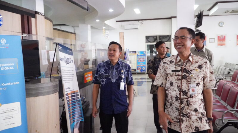 Peresmian Samsat Corner Juwana dan Samkeldes dilakukan Kepala Badan Pengelola Pendapatan Daerah (Bapenda) Provinsi Jawa Tengah, Muhamad Masrofi, di Kantor Kecamatan Juwana, Kabupaten Pati, Kamis (30/7/2026).